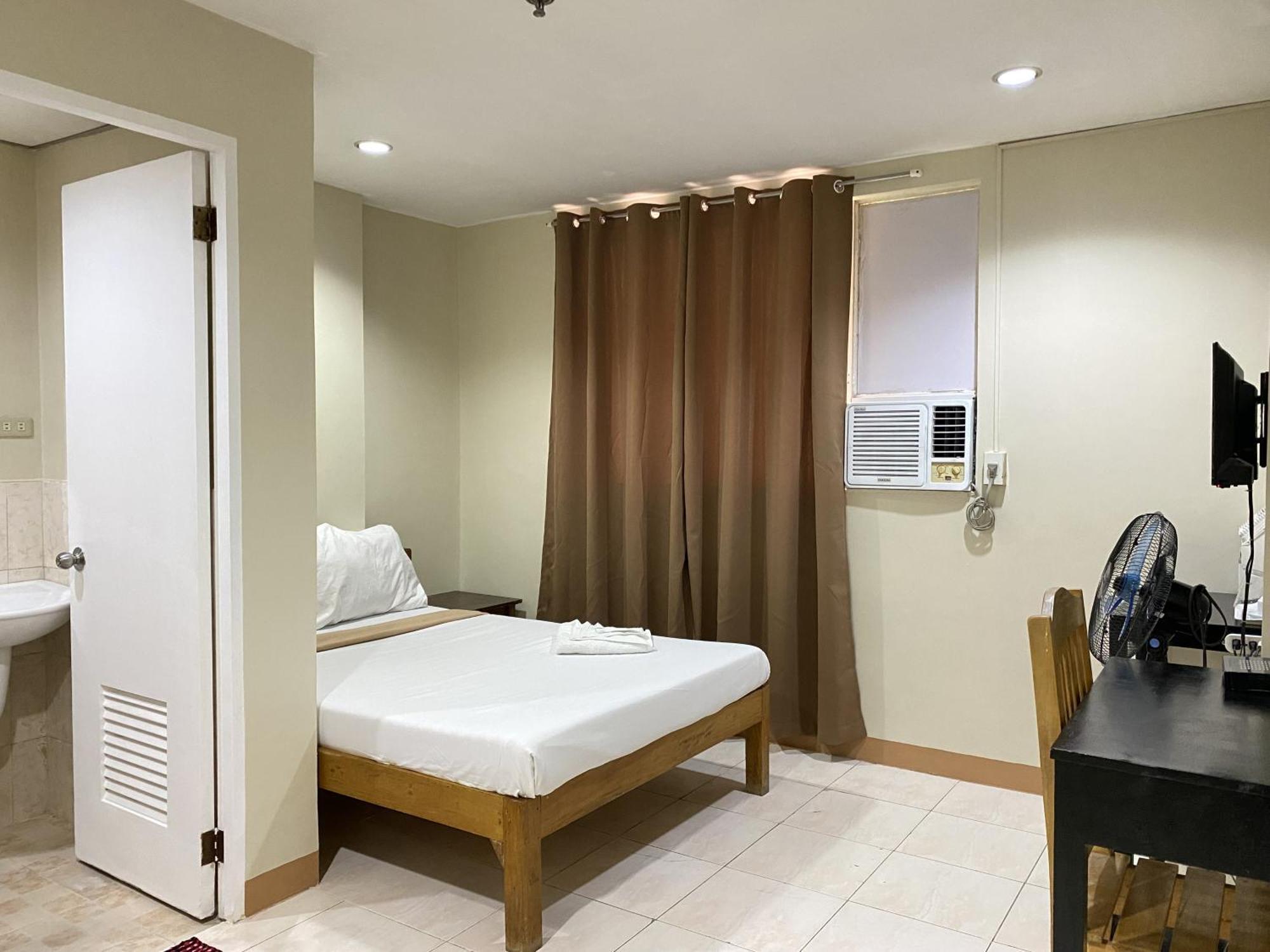 Lylie Hotel Cebu Exterior foto