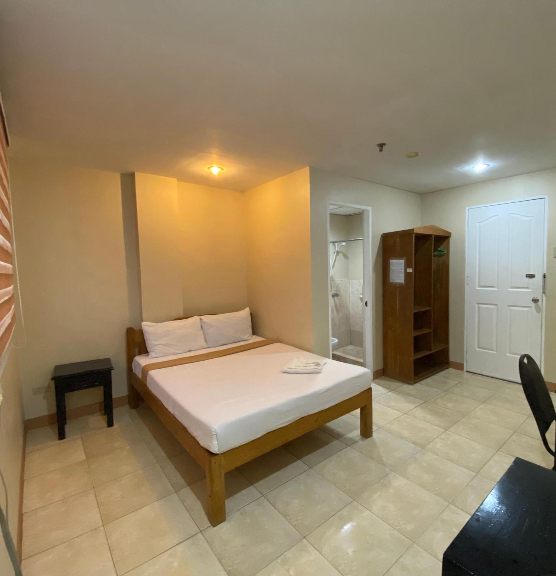 Lylie Hotel Cebu Exterior foto