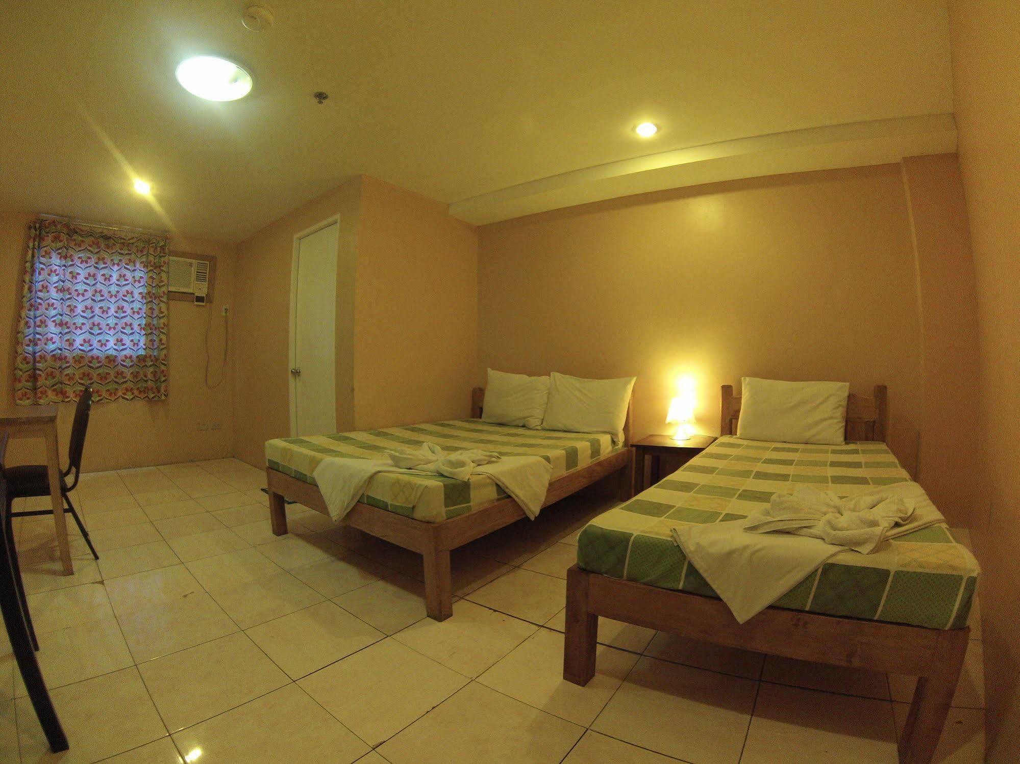 Lylie Hotel Cebu Exterior foto